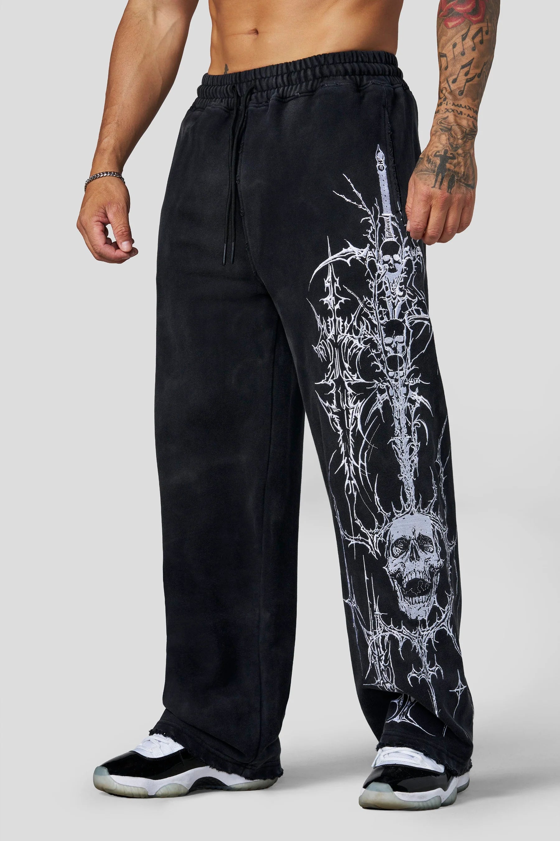 YOUNGLA 2122 - Eternal Embroidered Sweats