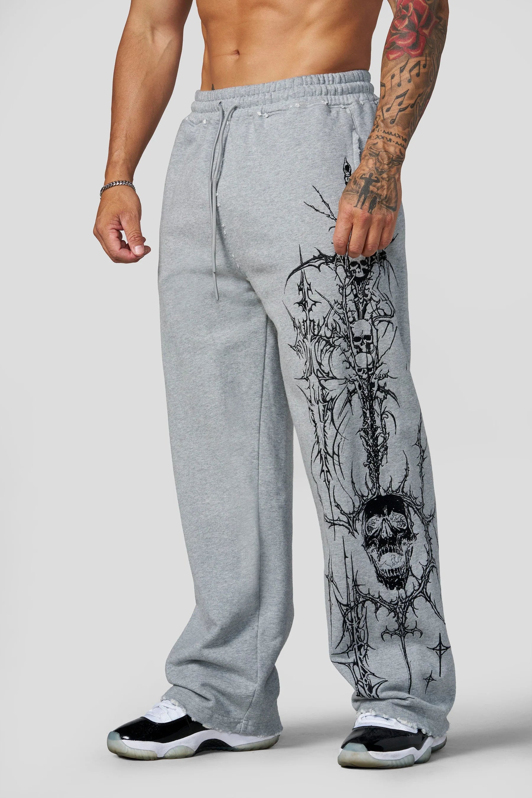 YOUNGLA 2122 - Eternal Embroidered Sweats